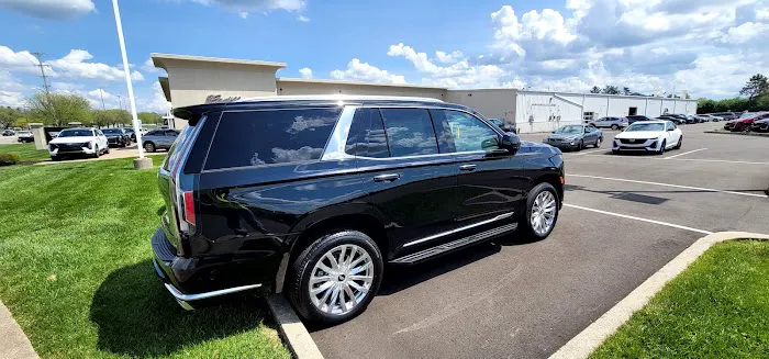 Voss Cadillac Service Center 8