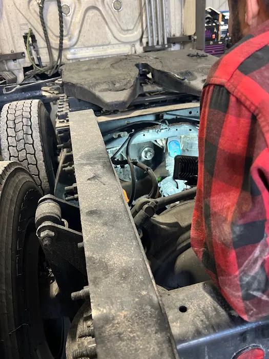 Best Way Truck & Trailer Repair LLC 6