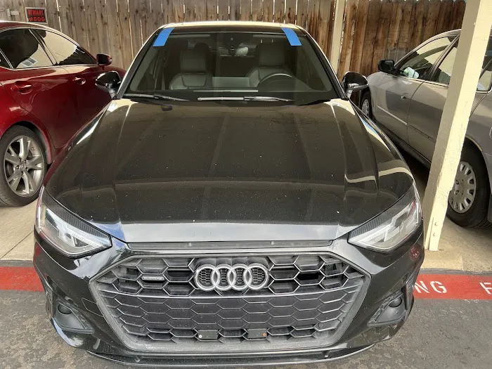 Genie Auto Glass Service 0