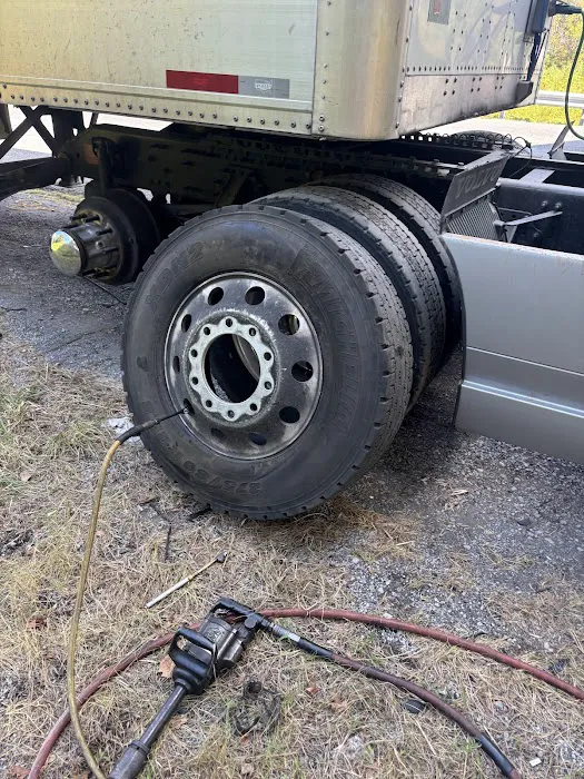 24/7 Mobile Smith Truck and Trailer Repair LLC 5