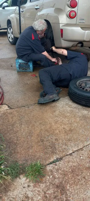 Buster's Garage 0