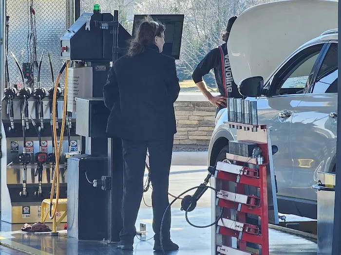 Valvoline Instant Oil Change 6