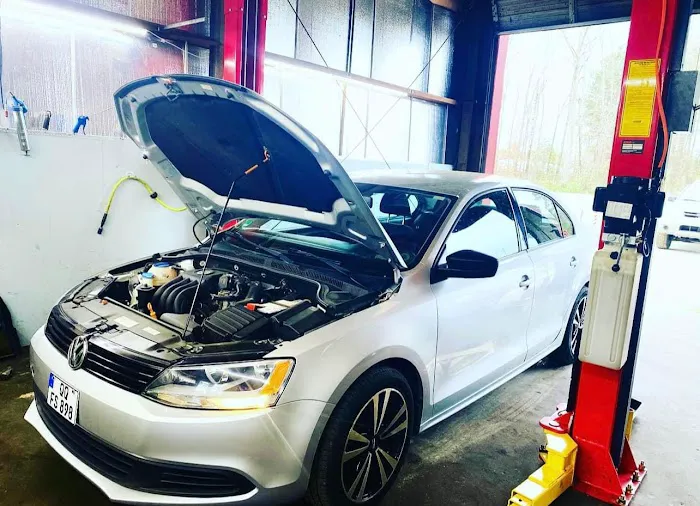 Vee's Automotive Service and Repair 3