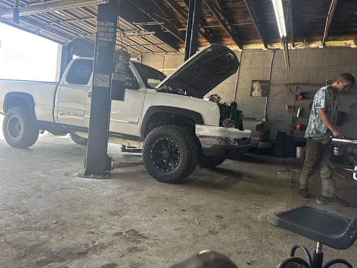 Daniels Truck and Auto Repair 5