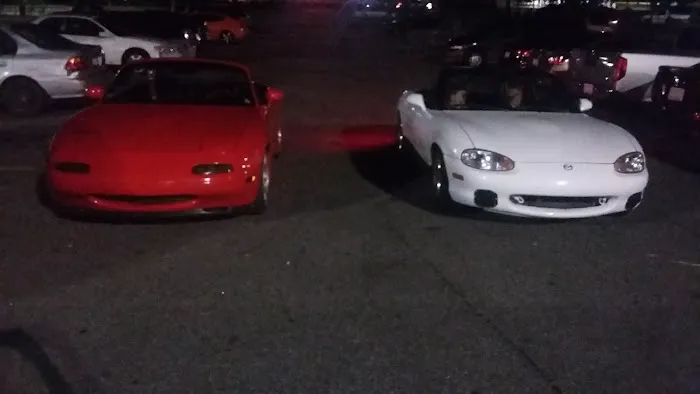 Buck's Independent Sta & Super 1