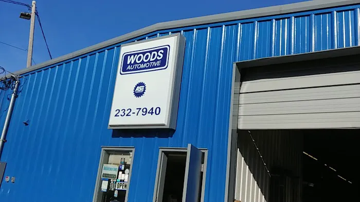 Wood's Automotive 0
