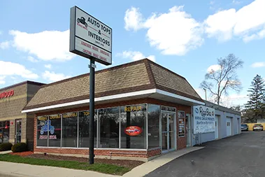 Riggs Brothers Auto Tops & Interiors 4