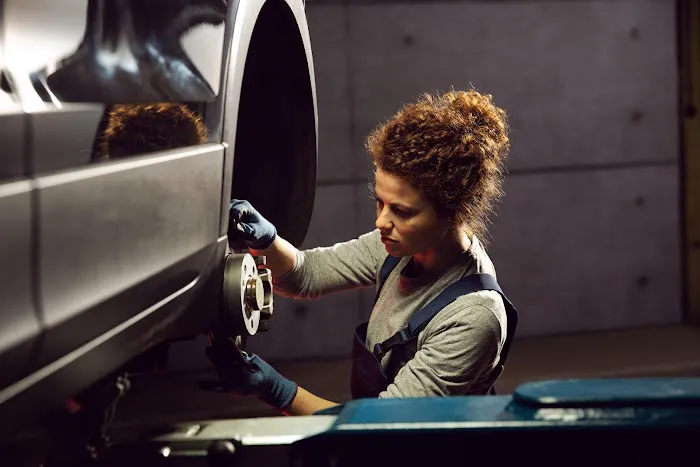 Volkswagen Service Center 4