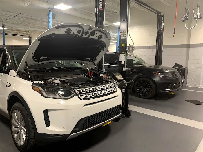 Land Rover Hinsdale Service & Parts Department 5