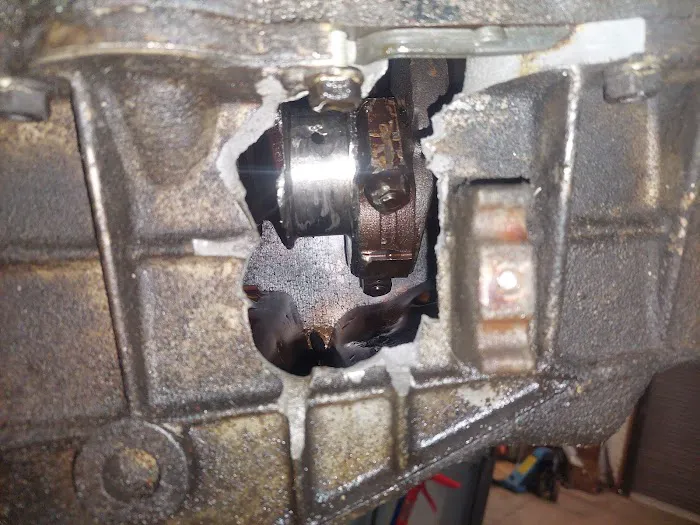 V8 auto repair 1