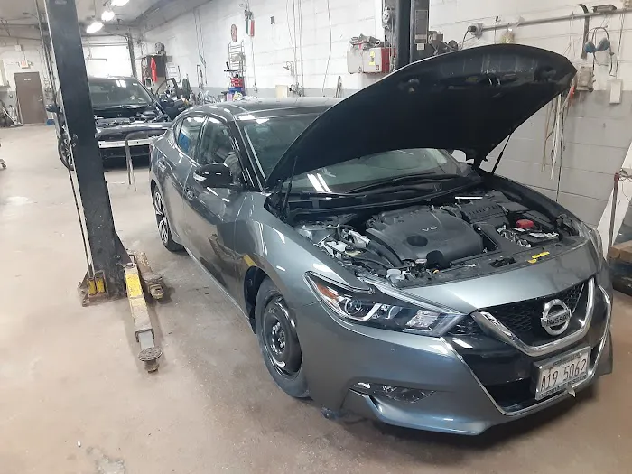 Cal's Auto Body & Repair 4