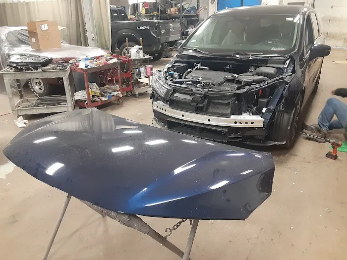 Cal's Auto Body & Repair 2