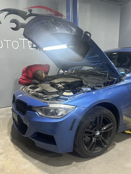 AutoTech Garage 8