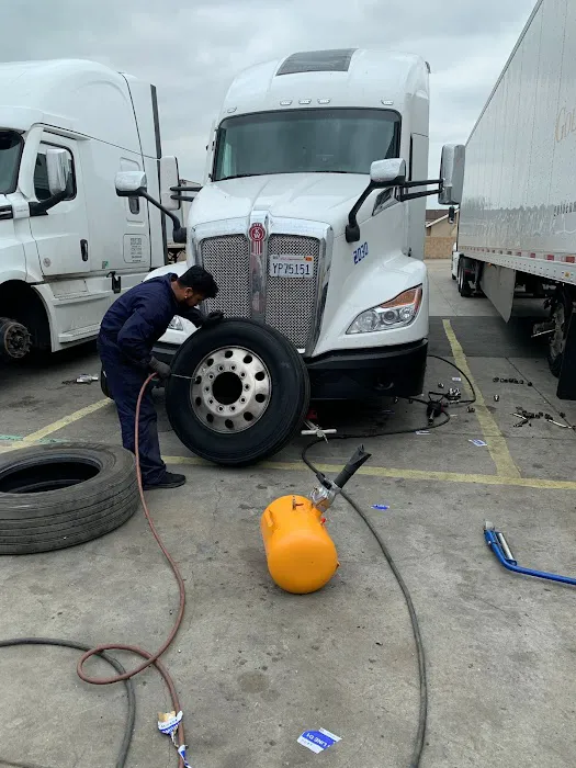 LLantas de Camion y Remolque 3