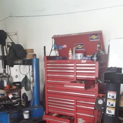 R & J Tires & Auto Services ico