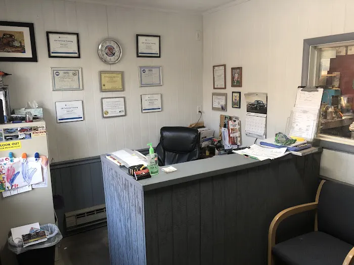 Floyds Auto Body LLC 7