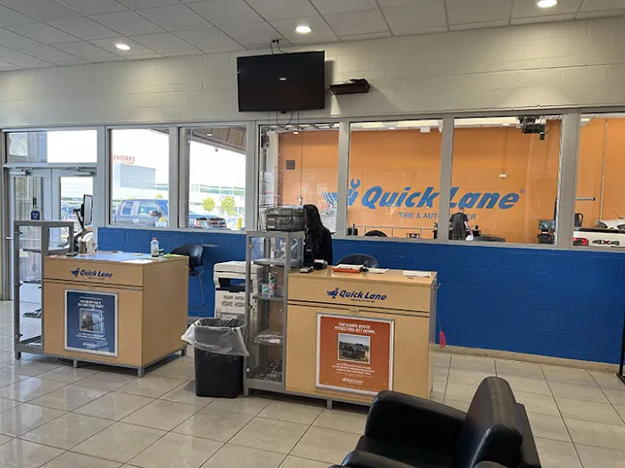 Quick Lane at Parkway Ford Lincoln 1
