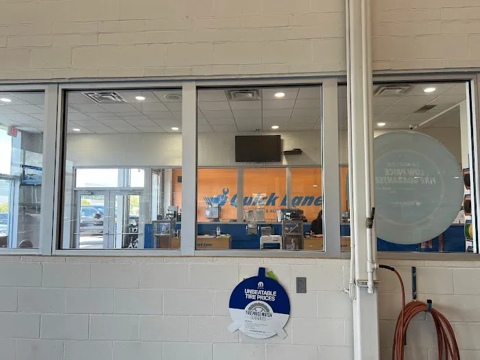 Quick Lane at Parkway Ford Lincoln 2