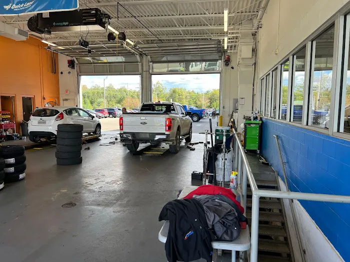 Quick Lane at Parkway Ford Lincoln 6