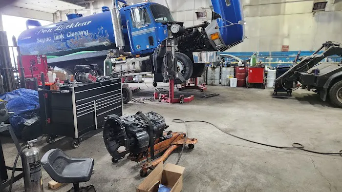 American Truck & Fleet Repair 8