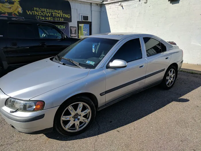Pro-Tint & Graphics 4