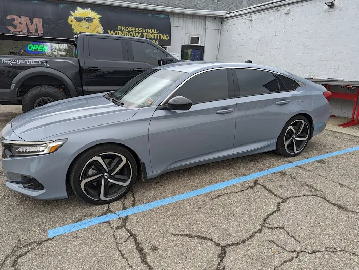Pro-Tint & Graphics 9