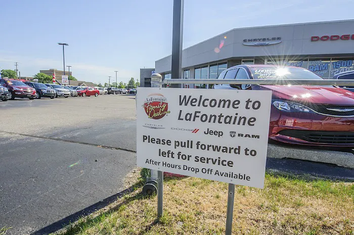 LaFontaine Chrysler Dodge Jeep Ram FIAT Lansing Service Center 9