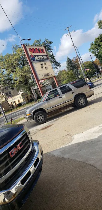 Maxi Auto Center 0