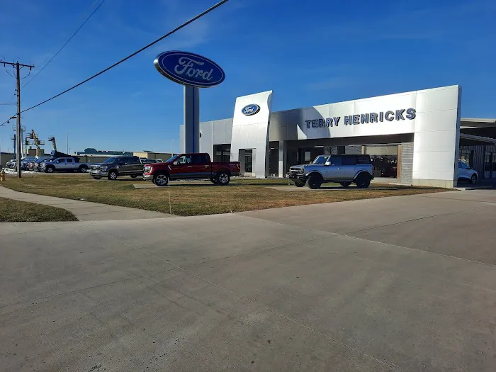 Terry Henricks Ford Service 4