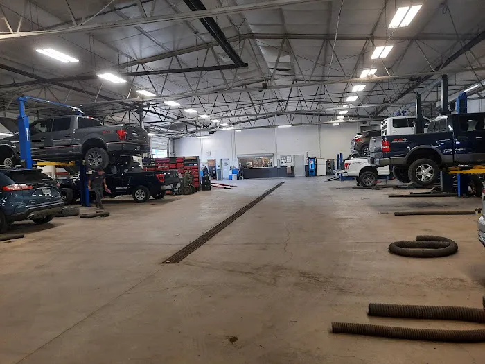 Terry Henricks Ford Service 7