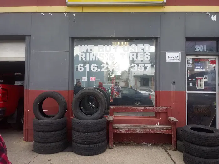 Phoenix Tire Services 4