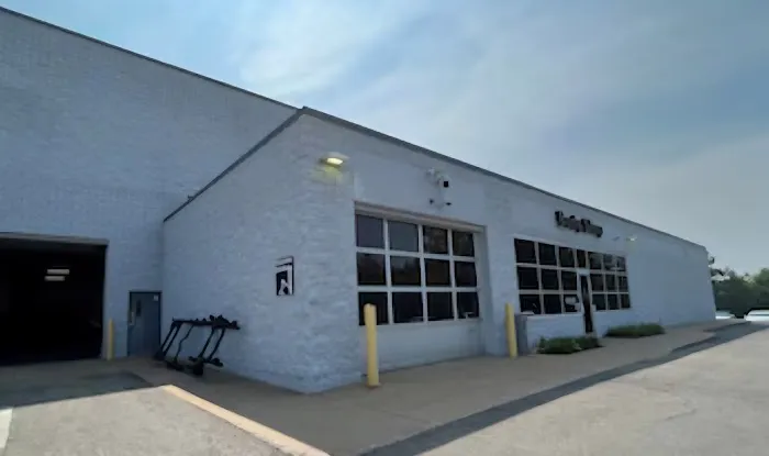 Fox Collision Center - Plainfield Avenue 2