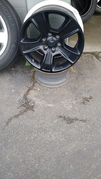 Detroit Auto and Tire Repair 2