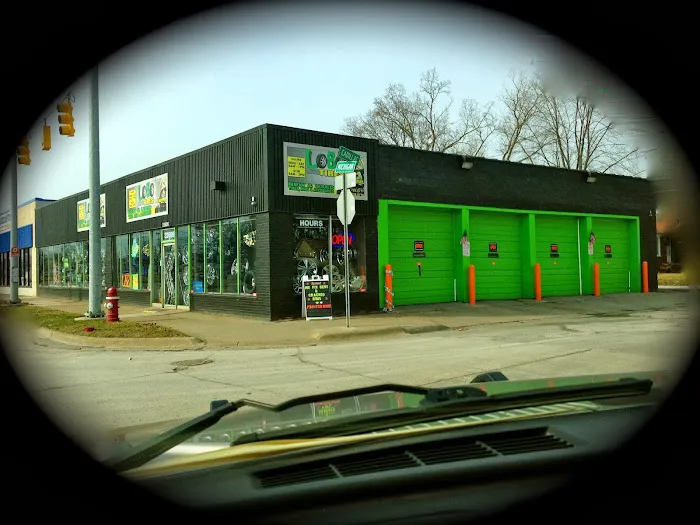 LOBO TIRES 0