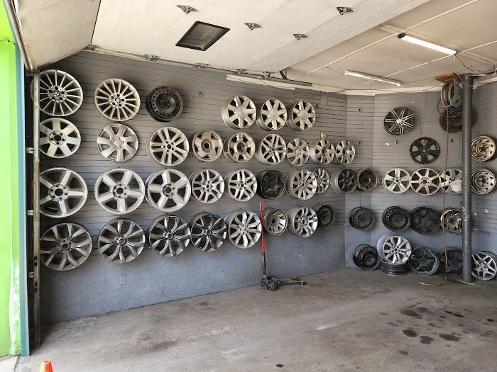 LOBO TIRES 6