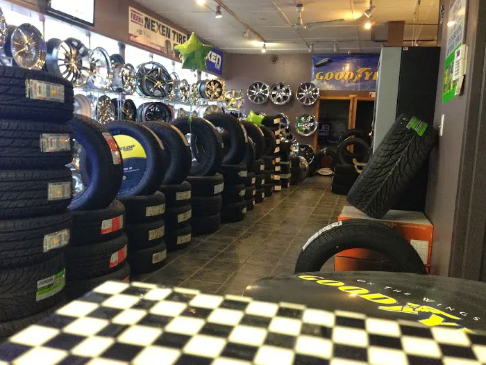 LOBO TIRES 4