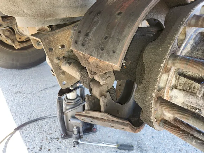Mobile Onsite Semi Truck Trailer And Truck Tire Repair 7