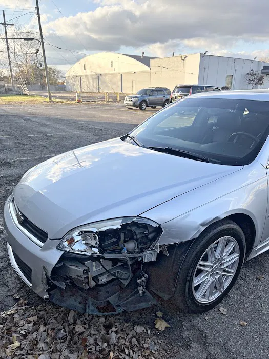 Howe Collision Inc. - Auto Collision Shop 8