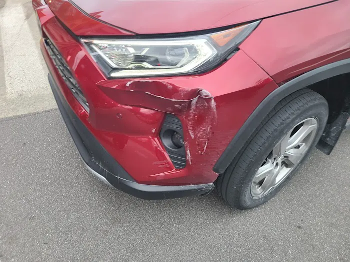 Howe Collision Inc. - Auto Collision Shop 5