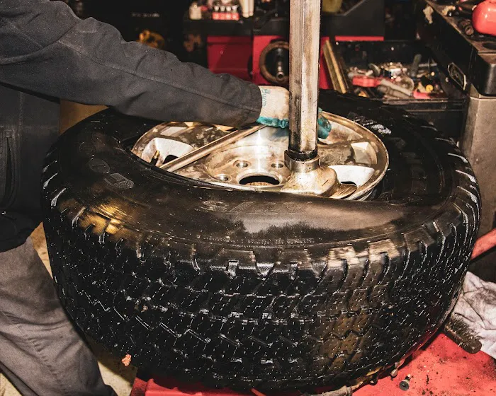 EJ Tires & Auto Center LLC. 3