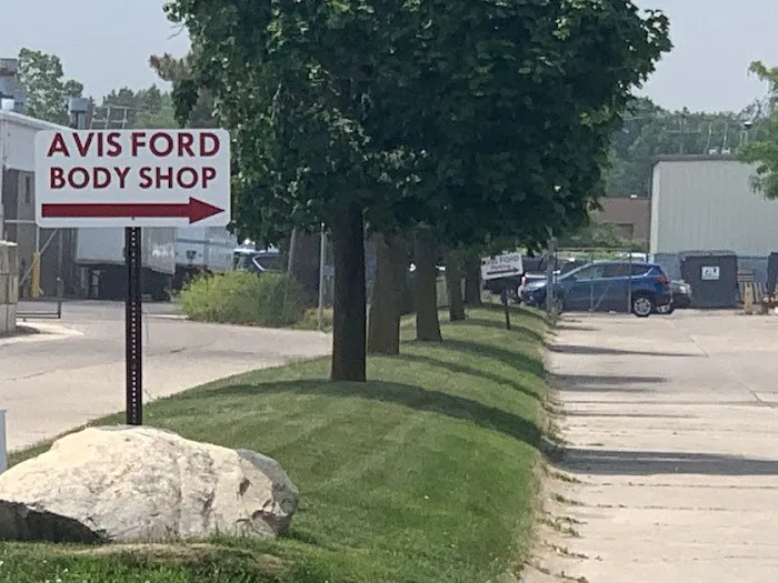 Body Shop Avis Ford 1