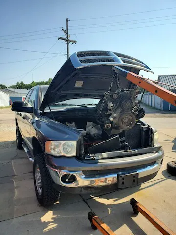 T & R AUTO 5