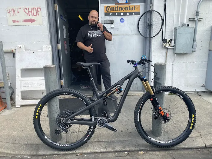 Big Lou’s Mobile Bicycles e-bike e-scooters 3