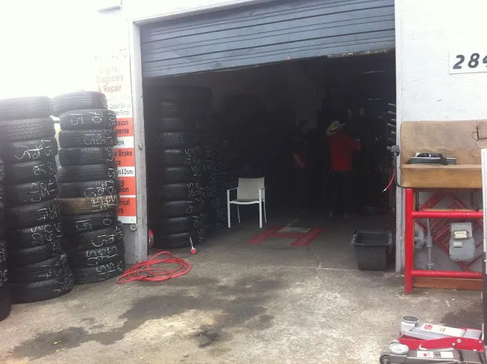 H & R Auto Clinic 4