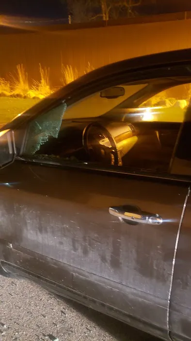 Advantage Auto Glass 0