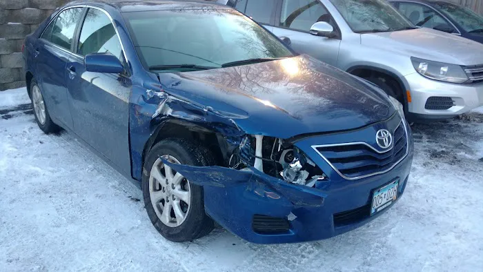 Roz's Auto Body 3