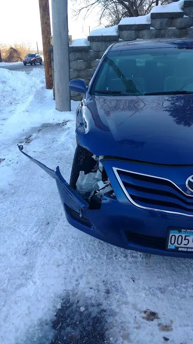 Roz's Auto Body 5