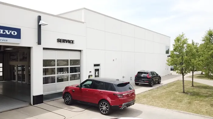 Land Rover Des Moines Service Center 2