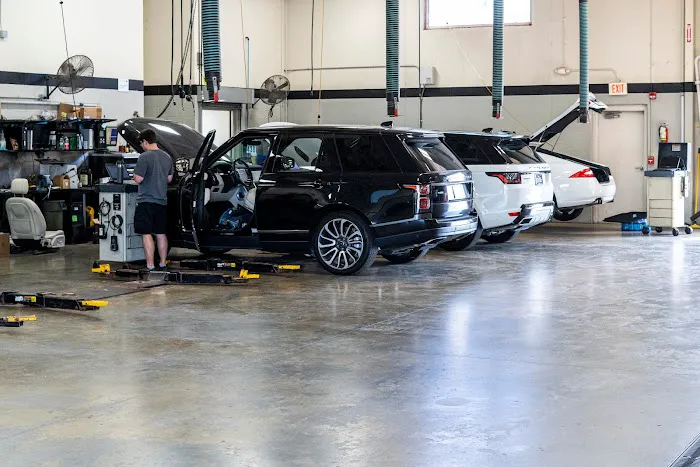 Land Rover Des Moines Service Center 1