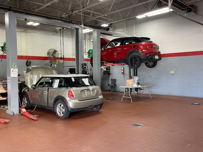 MINI of Des Moines Service Center 1